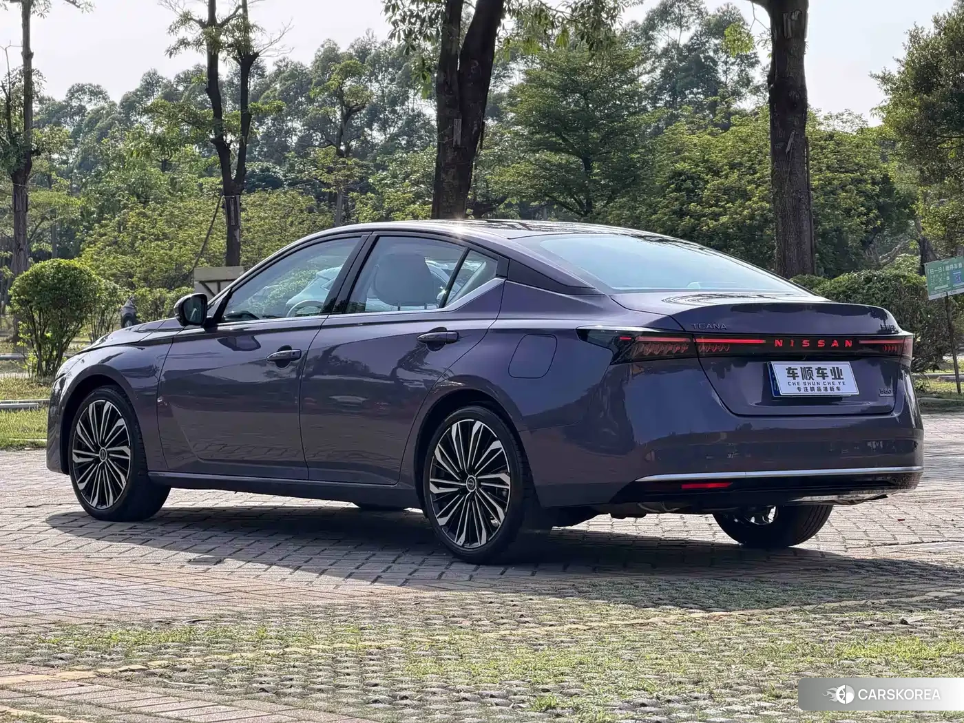 Nissan Altima id 4545896 из Китая 7