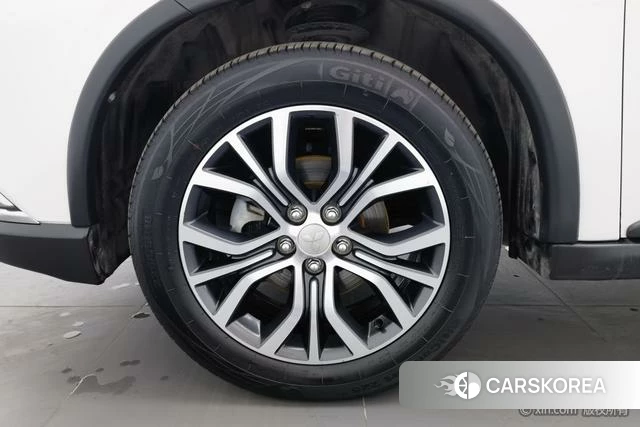 Mitsubishi  Outlander id 4210212 из Китая 7