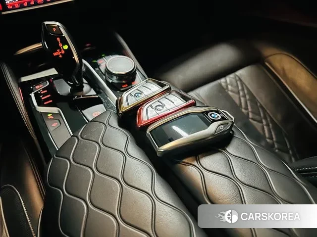 BMW 5 Series (G30) id 3085668 из Кореи 7