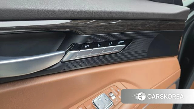 Genesis G90 id 4203644 из Кореи 7