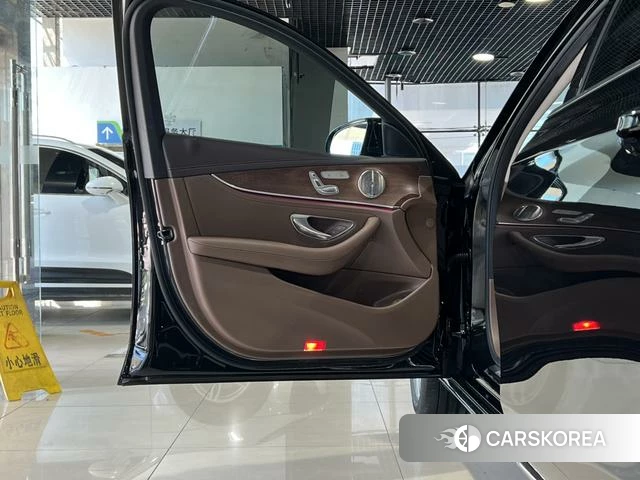 Mercedes-Benz E-class id 4279334 из Китая 7