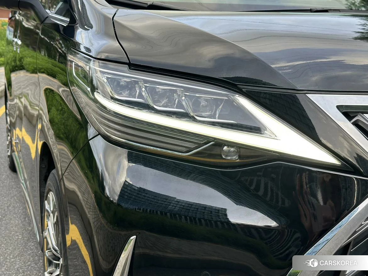 Lexus LM id 4485560 из Китая 7