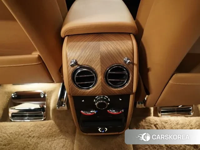 Rolls-Royce Cullinan id 3606515 из Кореи 7