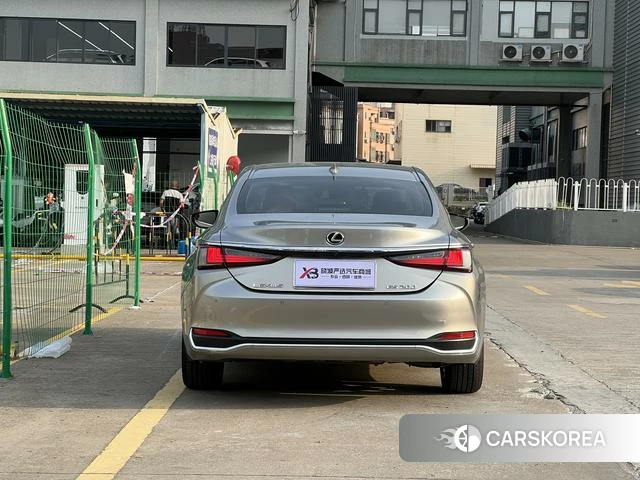 Lexus ES id 4300130 из Китая 7