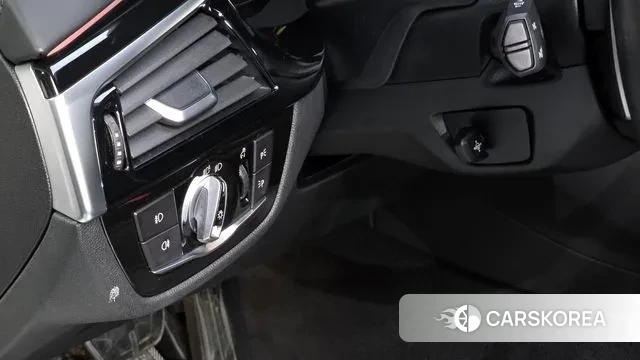 BMW 5 Series (G30) id 3765731 из Кореи 7