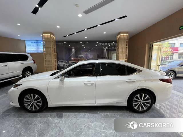 Lexus ES id 4254685 из Китая 7