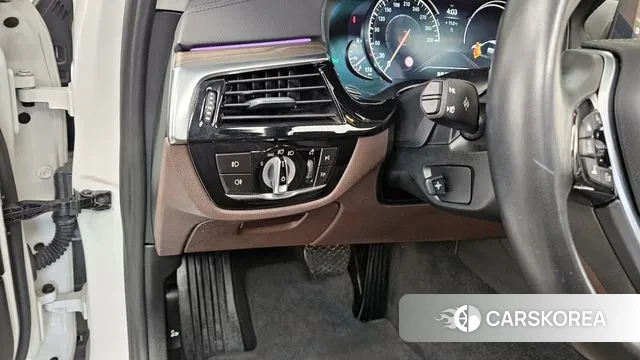 BMW 5 Series (G30) id 3413226 из Кореи 7