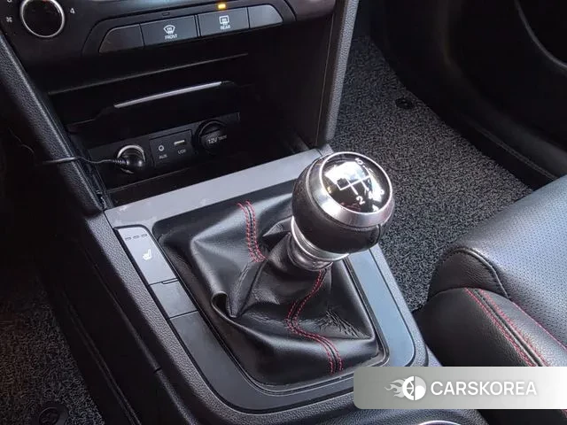 Hyundai Avante AD id 3380701 из Кореи 7