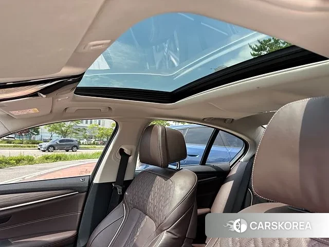 BMW 5 Series (G30) id 2890993 из Кореи 7