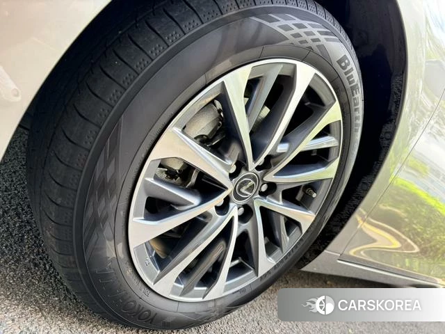 Lexus ES id 4314145 из Китая 7