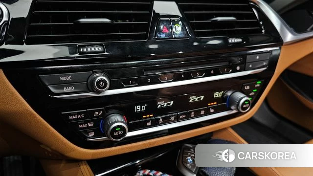 BMW 5 Series (G30) id 4658417 из Кореи 7
