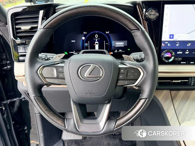 Lexus LM id 4297799 из Китая 7