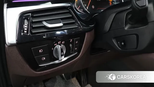 BMW 5 Series (G30) id 3474751 из Кореи 7