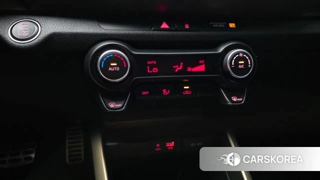 Kia Stonic id 4325537 из Кореи 7