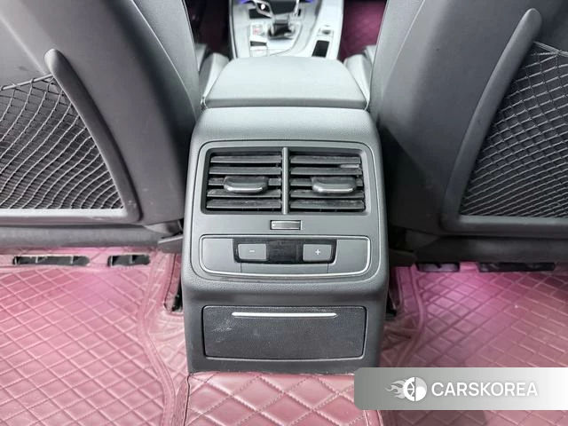 Audi A4L id 4260759 из Китая 7