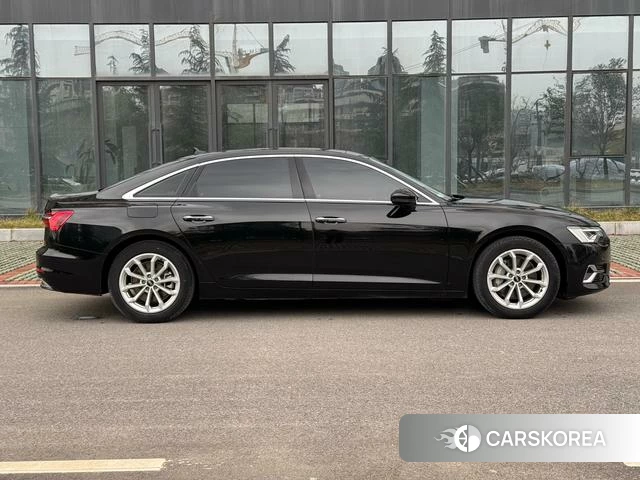 Audi A6L id 4260788 из Китая 7