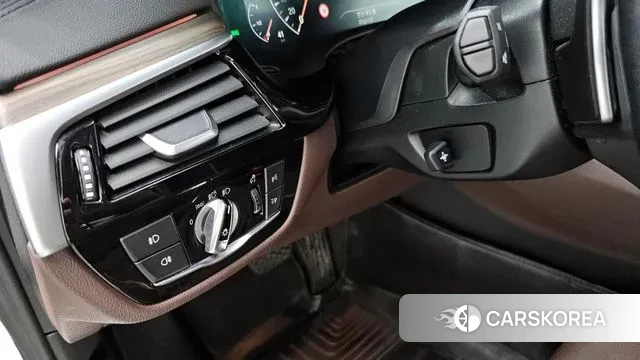 BMW 5 Series (G30) id 2976800 из Кореи 7