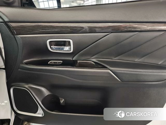 Mitsubishi  Outlander id 4214991 из Китая 7