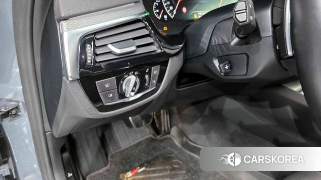 BMW 5 Series (G30) id 4188215 из Кореи 7