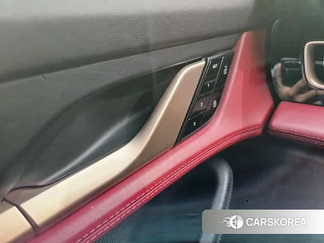 Porsche Taycan id 3759868 из Кореи 7