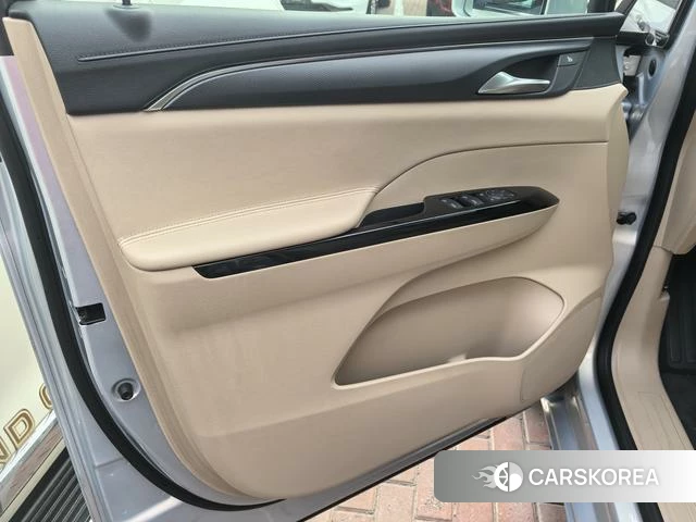 Buick GL8 PHEV id 4190448 из Китая 7