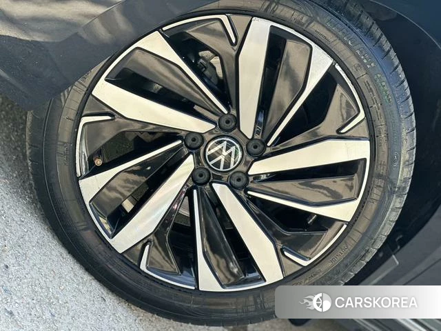 Volkswagen Passat id 4359345 из Китая 7