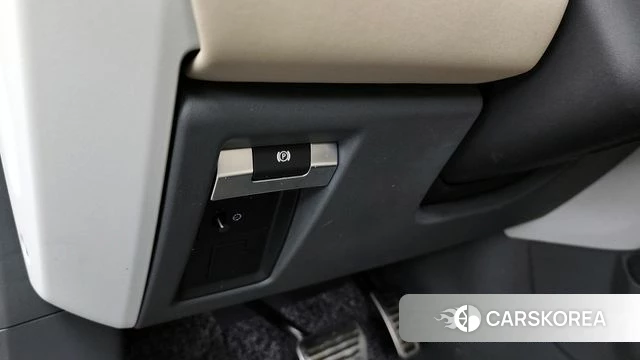 Land Rover Defender (L663) id 3923568 из Кореи 7