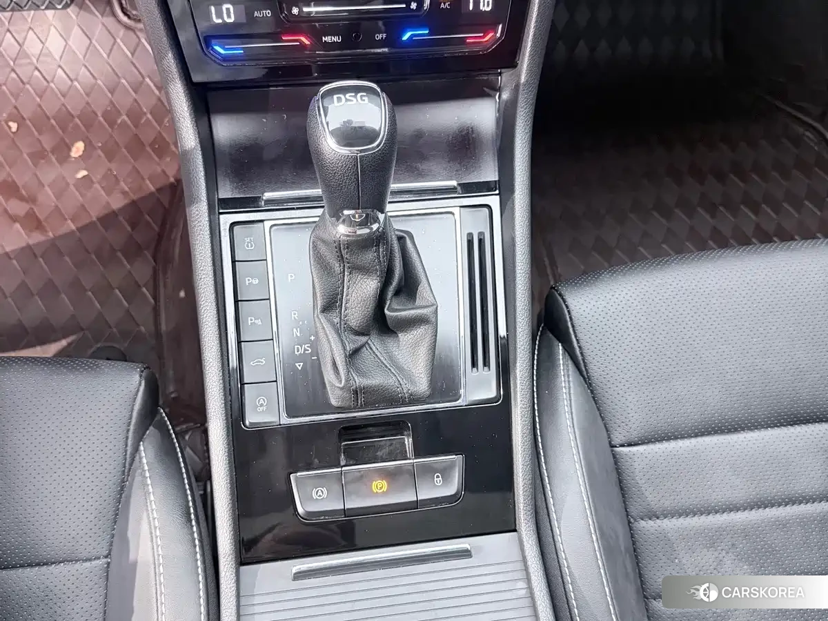 Skoda Superb id 4599704 из Китая 7