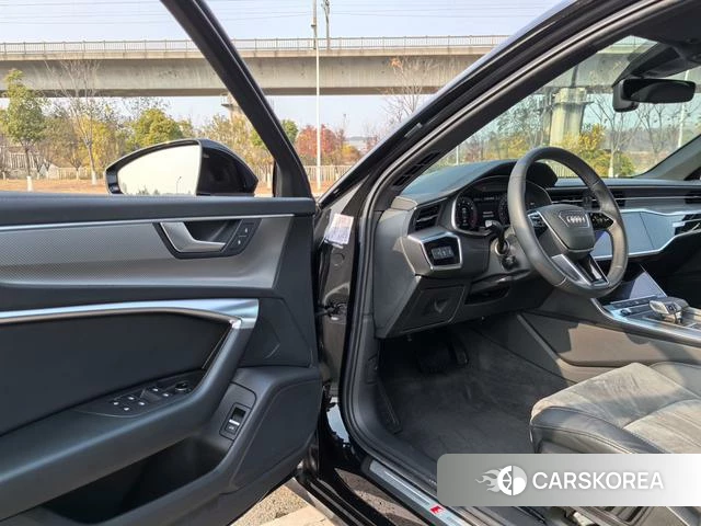 Audi A6L id 4261705 из Китая 7