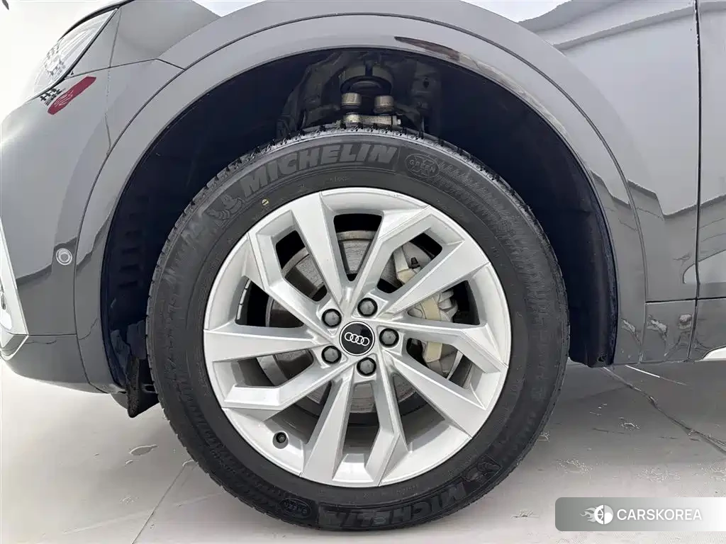 Audi Q5L id 4577416 из Китая 7