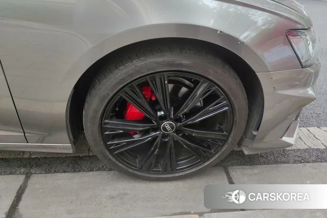 Audi A6L id 4335187 из Китая 7