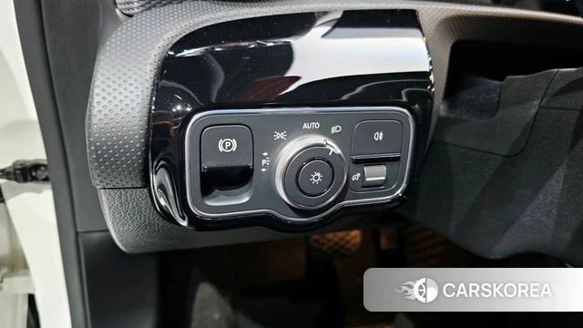 Mercedes-Benz A-Class W177 id 4202536 из Кореи 7