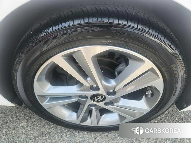 Hyundai Avante AD id 3823957 из Кореи 7