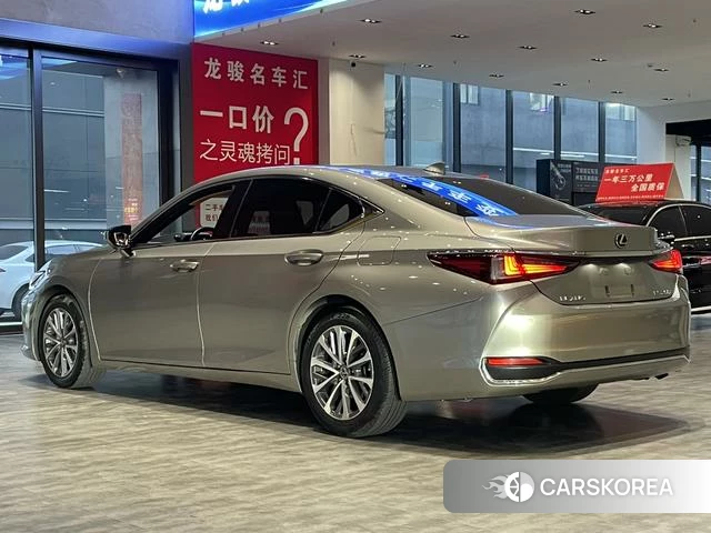 Lexus ES id 4261217 из Китая 7