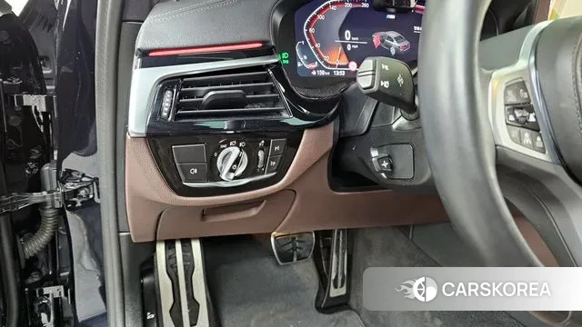 BMW 5 Series (G30) id 3555303 из Кореи 7