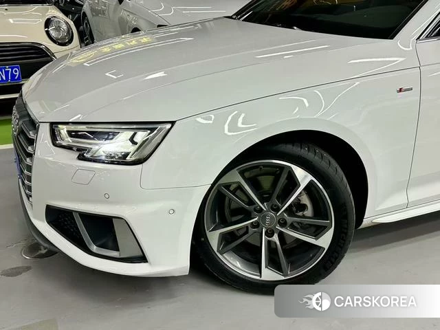 Audi A4L id 4236399 из Китая 7