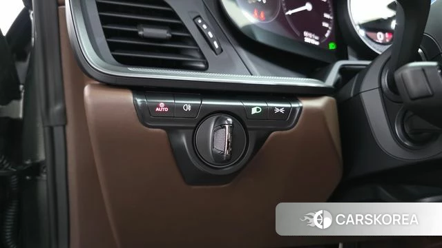 Porsche 911(992) id 3850840 из Кореи 7