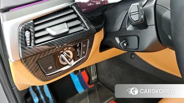 BMW 5 Series (G30) id 3004029 из Кореи 7