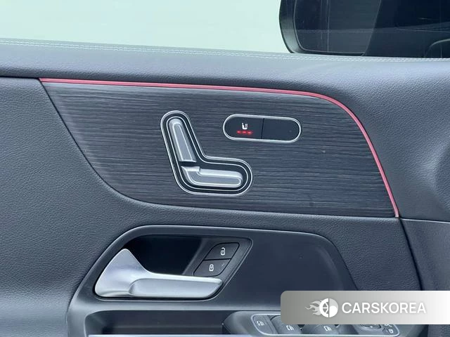Mercedes-Benz GLB id 4335784 из Китая 7