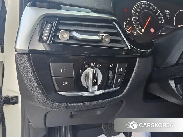 BMW 5 Series (G30) id 3444708 из Кореи 7