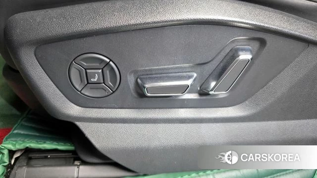 Audi RSQ8 (4M) id 4361943 из Кореи 7