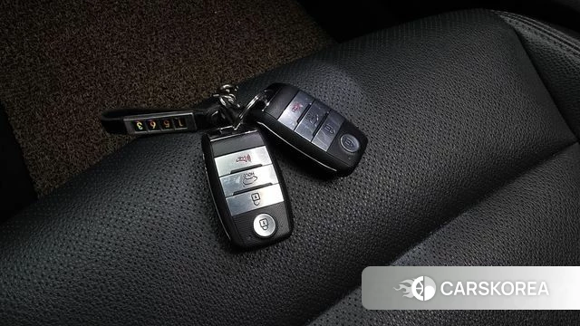 Kia Stonic id 4620689 из Кореи 7