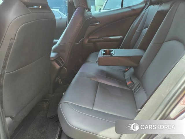 Lexus UX250h id 4397316 из Кореи 7
