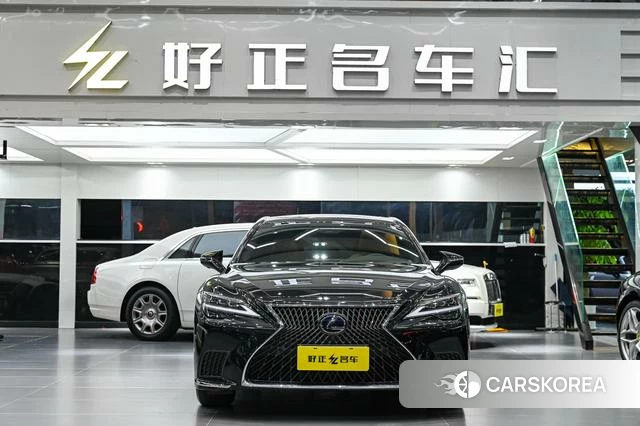 Lexus LS id 4273976 из Китая 7