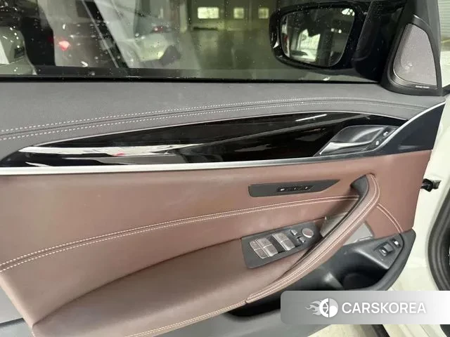 BMW 5 Series (G30) id 3734851 из Кореи 7