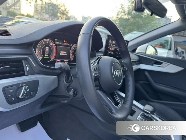 Audi A4L id 4366185 из Китая 7
