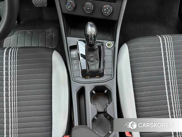 Volkswagen Bora id 4298202 из Китая 7