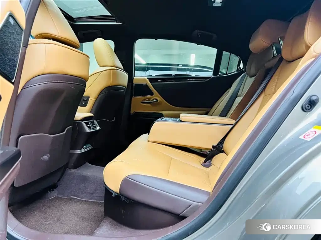 Lexus ES id 4576690 из Китая 7