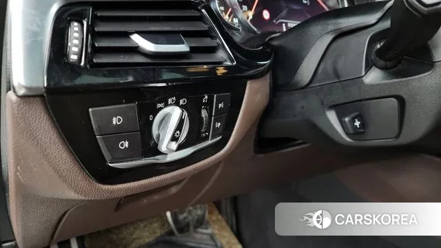 BMW 5 Series (G30) id 3627188 из Кореи 7