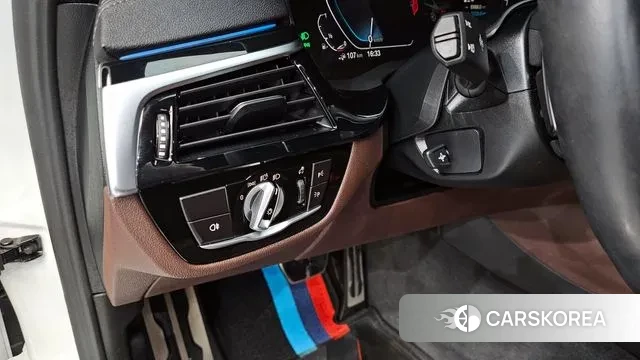 BMW 5 Series (G30) id 3708131 из Кореи 7